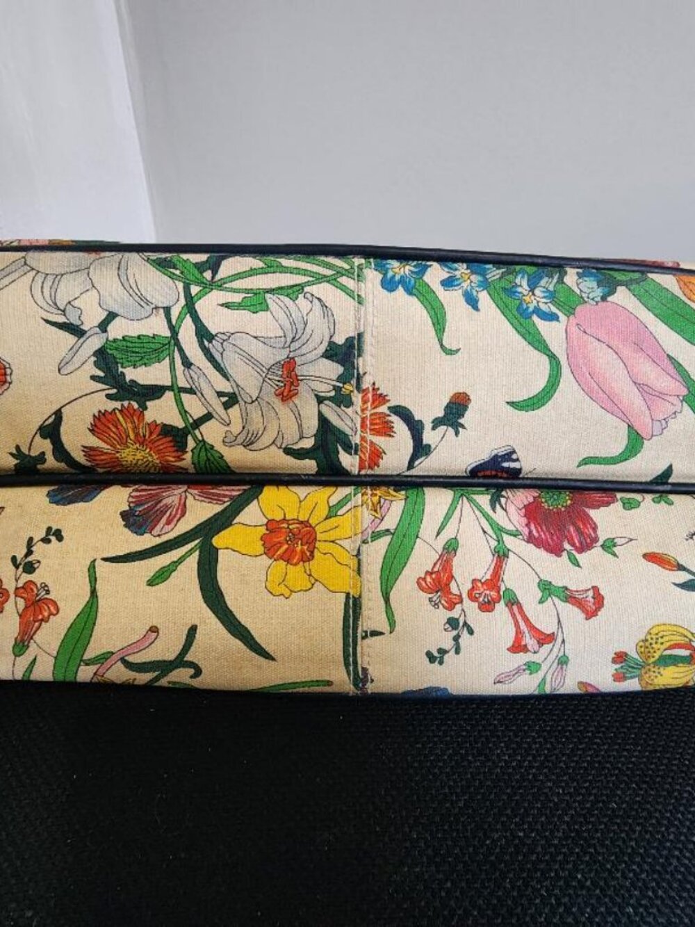 Authentic Vintage Gucci Flora Handbag - Picture 12 of 17